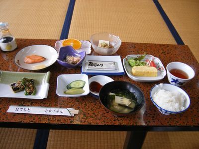 宿での朝食